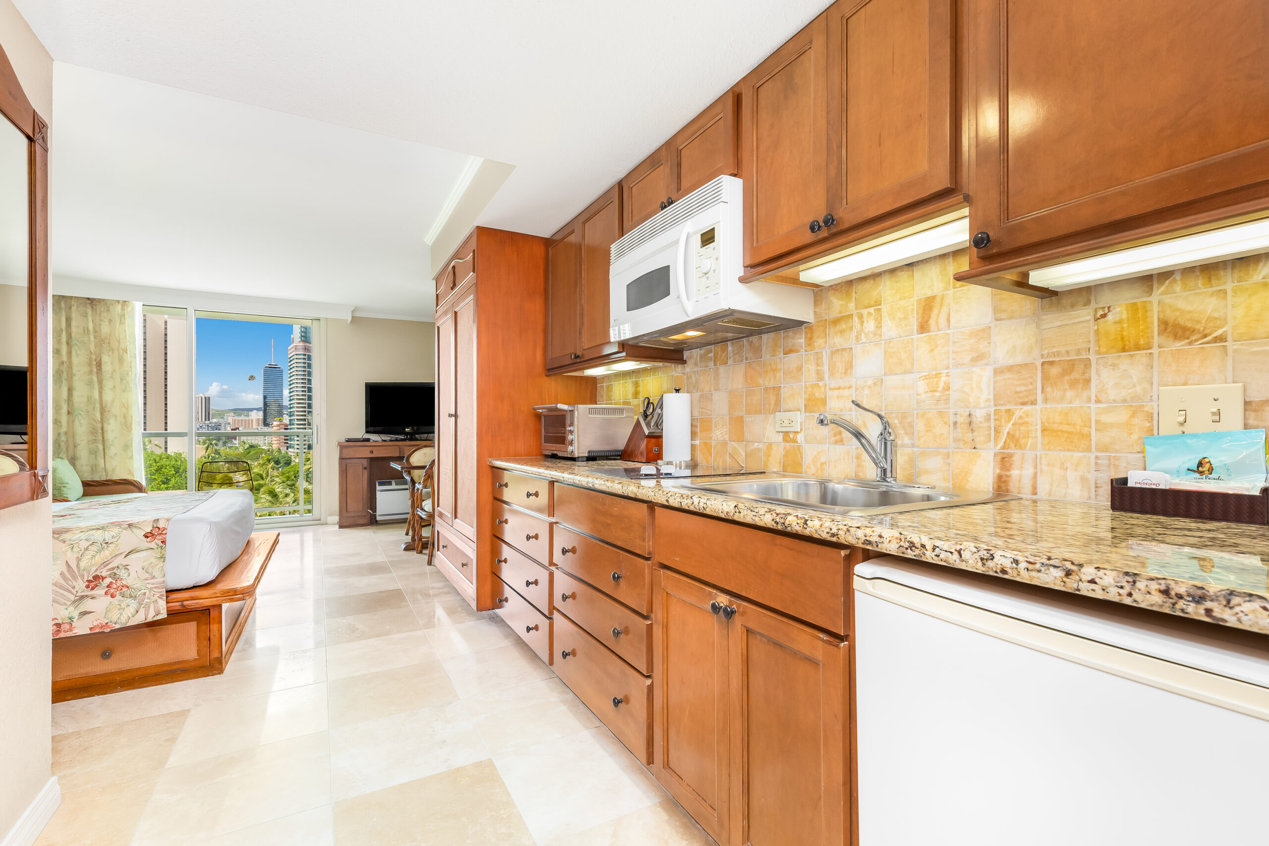 CITY VIEW STUDIO SUITE WITH KITCHENETTE 23