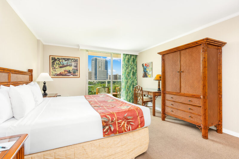 OCEAN VIEW ONE BEDROOM SUITE WITH KITCHEN 2